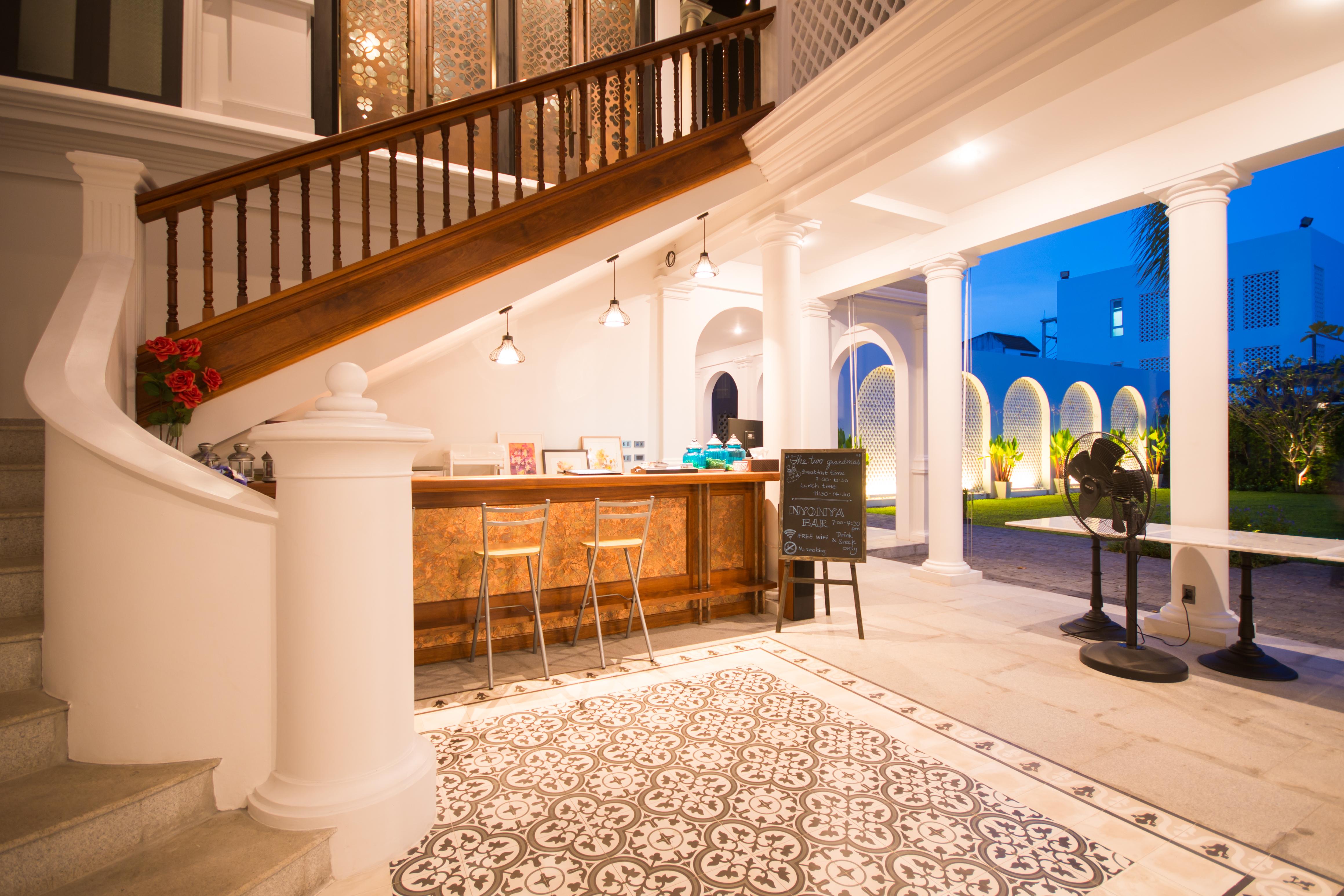 Little Nyonya Hotel Phuket Exterior photo